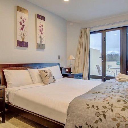 Lakefront Luxury Penthouse Central Куийнстаун Екстериор снимка