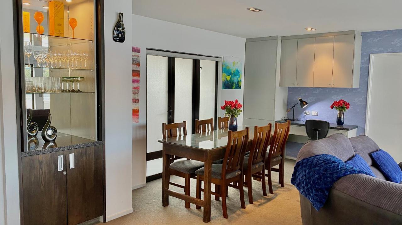 Lakefront Luxury Penthouse Central Куийнстаун Екстериор снимка