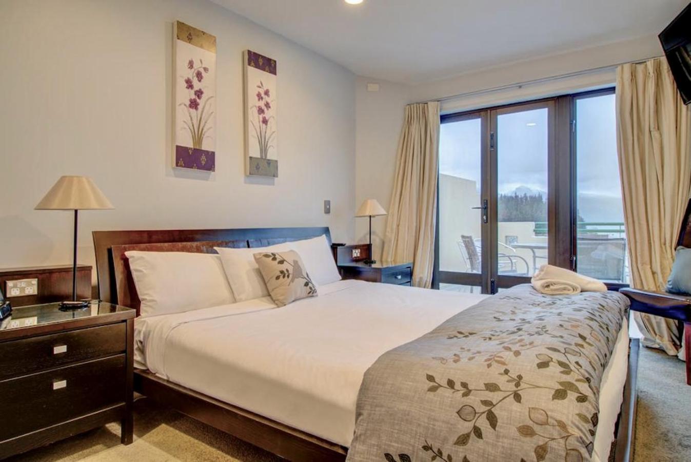 Lakefront Luxury Penthouse Central Куийнстаун Екстериор снимка